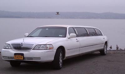 Stretch Limo - Lincoln Town Car