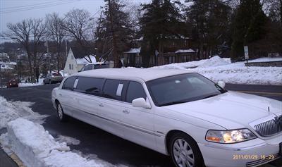 Stretch Limo - Lincoln Town Car