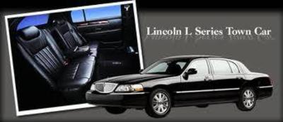 Sedan - Lincoln Town Car L