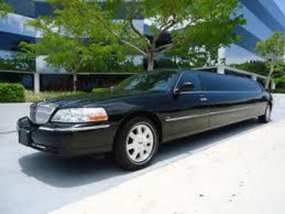 Stretch Limo - Lincoln Town Car
