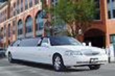 Stretch Limo - Lincoln Town Car