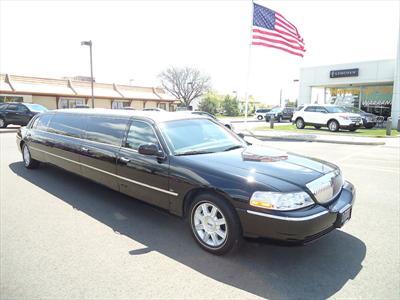 Stretch Limo - Lincoln Town Car