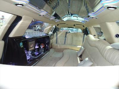 Stretch Limo - Lincoln Town Car