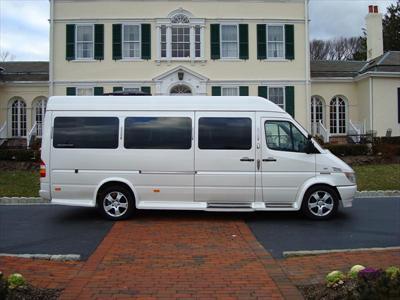 Mini-Bus - Limo / Party Style 