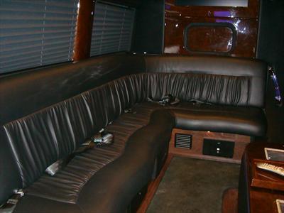 Mini-Bus - Limo / Party Style 