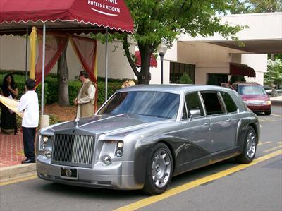 Luxury Sedan - Rolls Royce Phantom