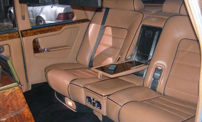 Luxury Sedan - Rolls Royce Phantom