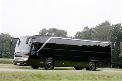 MotorCoach - Deluxe Motor Coach 