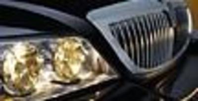 Sedan - Lincoln Town Car L