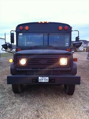 MotorCoach - Deluxe Motor Coach 