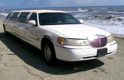 Stretch Limo - Lincoln Town Car