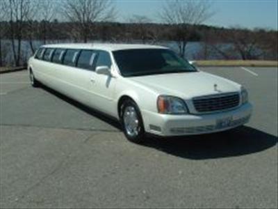Stretch Limo - Cadillac DTS