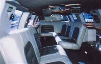 Stretch Limo - Cadillac DTS