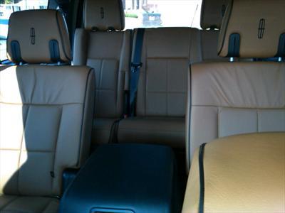 SUV - Lincoln Navigator