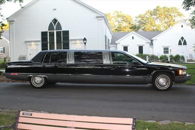 Stretch Limo - Cadillac DTS
