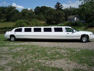 Stretch Limo - Lincoln Town Car