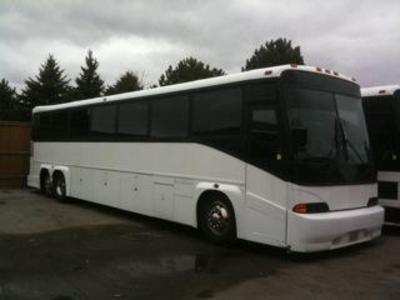 MotorCoach - Deluxe Motor Coach 