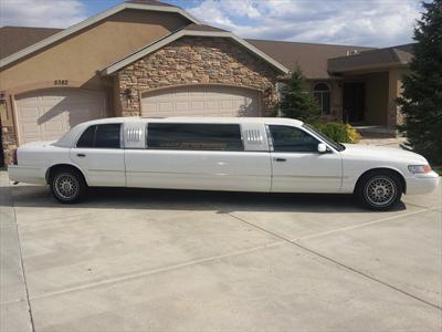 Stretch Limo - Lincoln Town Car