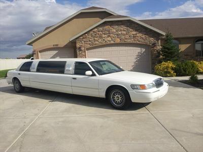 Stretch Limo - Lincoln Town Car
