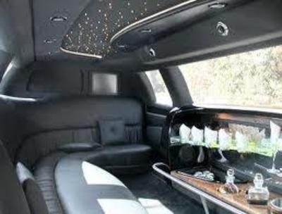 Stretch Limo - Lincoln Town Car
