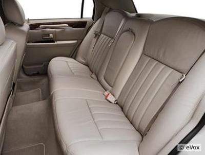 Sedan - Lincoln Town Car