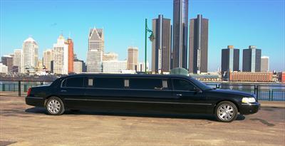 Stretch Limo - Lincoln Town Car