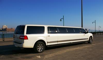 Stretch SUV - Lincoln Navigator
