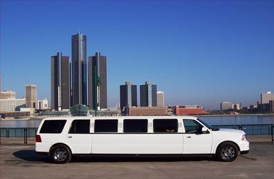 Stretch SUV - Lincoln Navigator