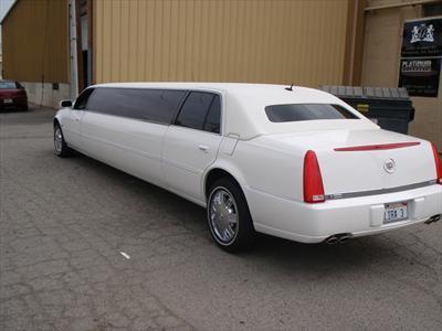 Stretch Limo - Cadillac DTS