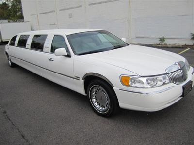 Stretch Limo - Lincoln Town Car