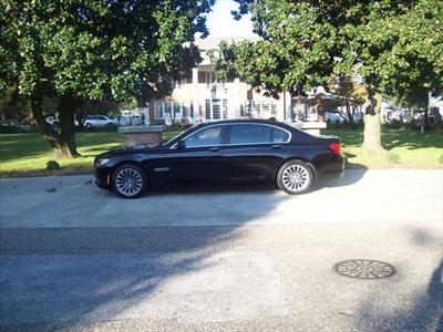 Luxury Sedan - BMW 7-Series