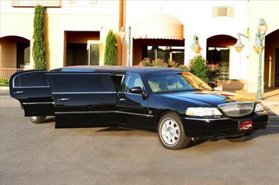 Stretch Limo - Lincoln Town Car