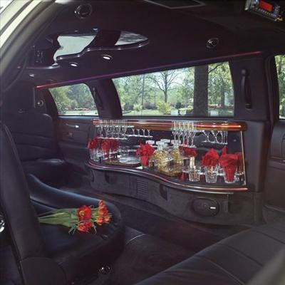 Stretch Limo - Lincoln Town Car