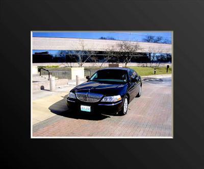 Sedan - Lincoln Town Car L