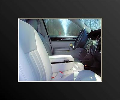 Sedan - Lincoln Town Car L