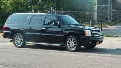 SUV - Cadillac Escalade ESV