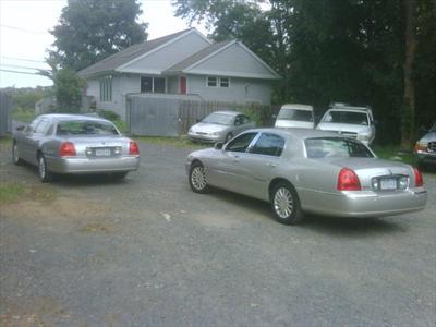 Sedan - Lincoln Town Car