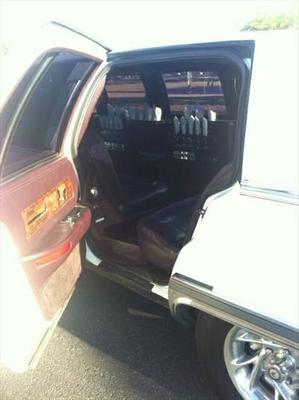 Stretch Limo - Cadillac DTS