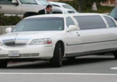 Stretch Limo - Lincoln Town Car
