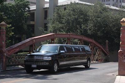 Stretch SUV - Lincoln Navigator