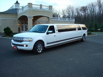 Stretch SUV - Lincoln Navigator