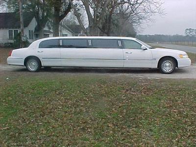Stretch Limo - Lincoln Town Car
