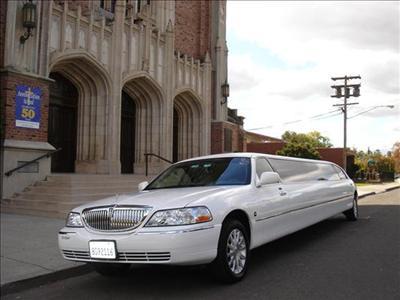 Stretch Limo - Lincoln Town Car