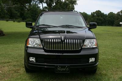 SUV - Lincoln Navigator