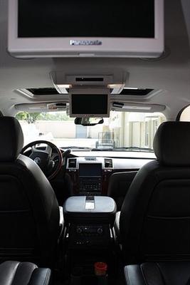 SUV - Chevrolet Suburban