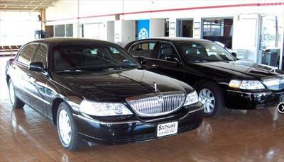 Sedan - Lincoln Town Car