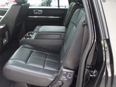 SUV - Lincoln Navigator L