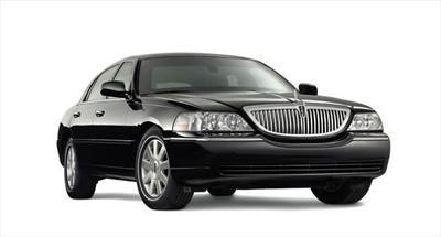 Sedan - Lincoln Town Car L