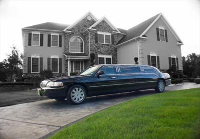 Stretch Limo - Lincoln Town Car