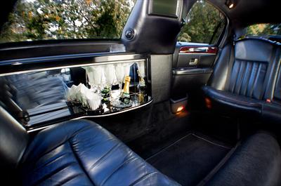 Stretch Limo - Lincoln Town Car